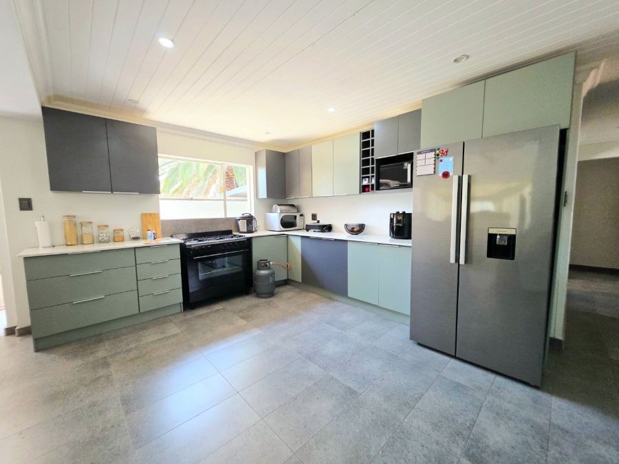 4 Bedroom Property for Sale in Generaal De Wet Free State